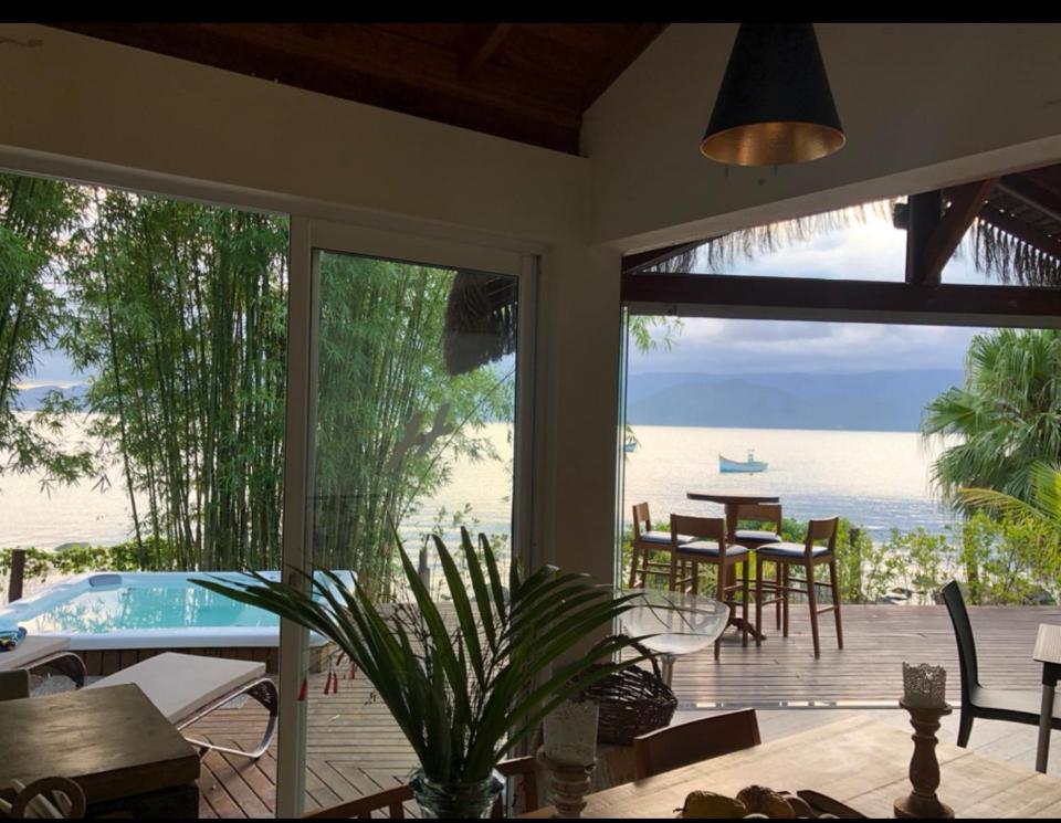Paraíso Frente Ao Mar Sul Da Ilha *